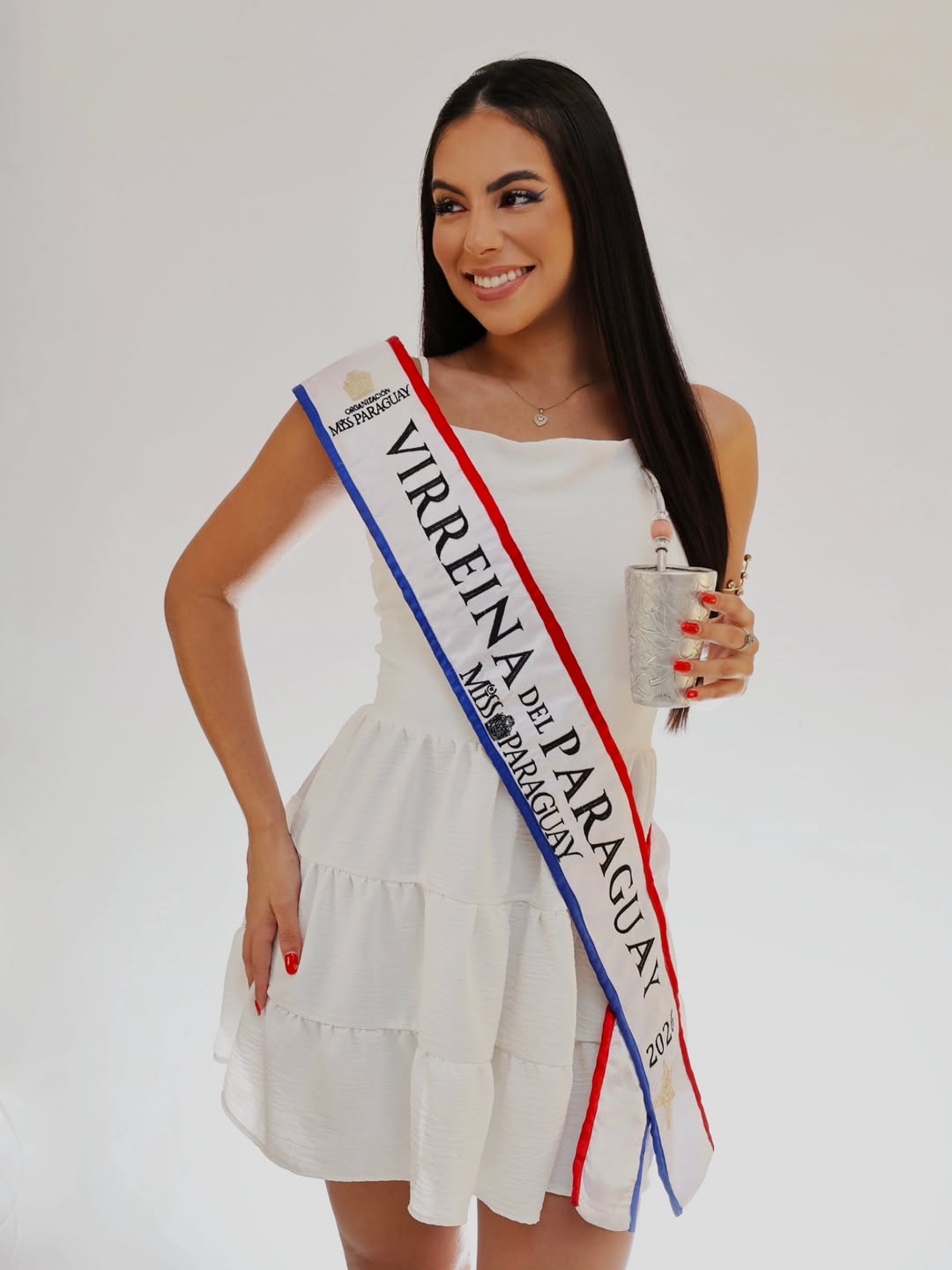 Representar a la mujer paraguaya en España con orgullo y sensibilidad